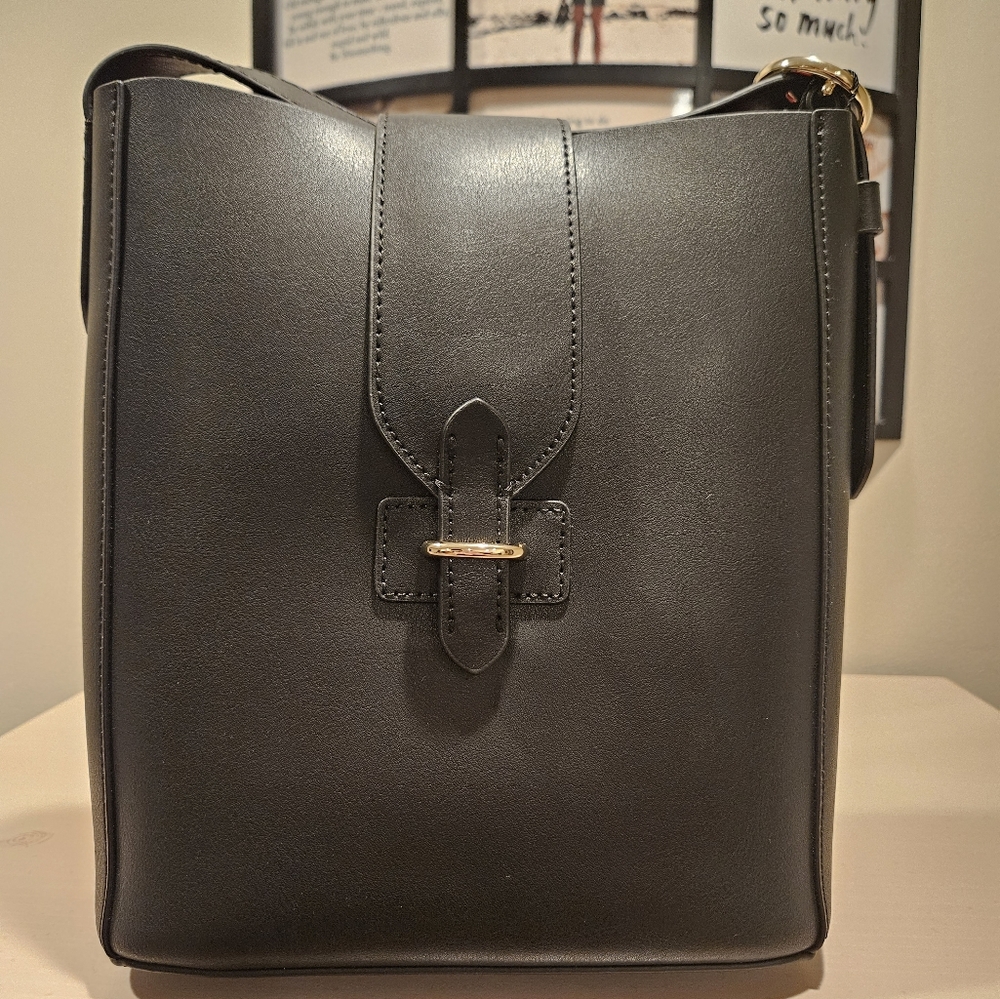 Banana republic black leather bucket bag